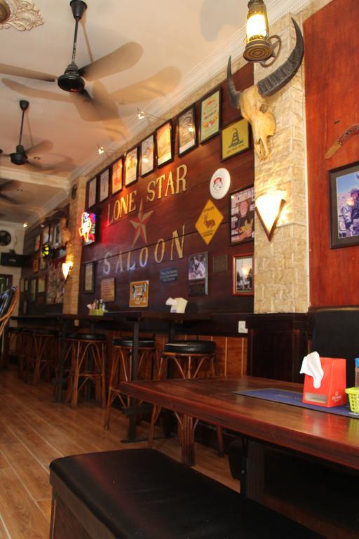 Lone Star Saloon And Guest House Phnom Penh Ngoại thất bức ảnh